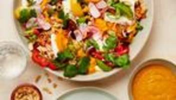 tomaten-kimchi-salat mit tofu : urlaub vom mittelmeer